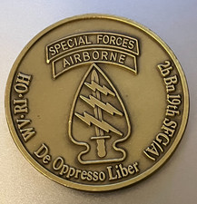 VINTAGE 2nd Battalion 19th Special Forces Group SOCOM Green Beret Challenge Coin picture