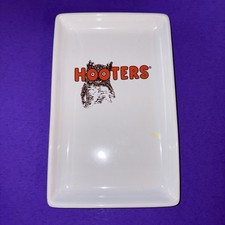 Vintage Hooters Restaurant White Ceramic Plate 9