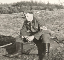 DEUTSCHE WEHRMACHT w ARMBAND YOUNG SOLDIER German WW2 Wartime Military Photo picture