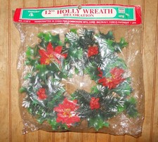 Vintage Plastic Holly Christmas Wreath Poinsettias Kitsch Retro Centerpiece 12