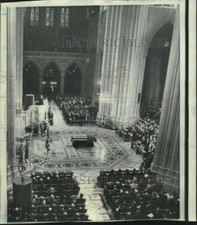 1969 Press Photo Thousands in National Cathedral final tribute to Eisenhower. picture