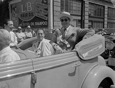 Chester Morris Robert Montgomery take part in parade of 40 000 wor- Old Photo picture