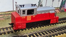 TYCO HO Santa Fe Switcher 241  RUNS GREAT w/Working Headlight picture