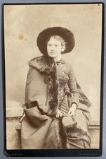 1880s Little Sure Shot Annie Oakley Old West Cowgirl Markswoman Cabinet Card picture