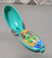 1993 Vintage Takara Pocket Critters Keychain The Green Family Frogs picture