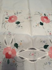 Vintage Hand Embroidered & Appliqué Bridge Tablecloth, 32