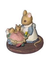 Vtg fun Forest Friends Figurine By Avon ~ All Tucked In Mama Mouse & Mice Babies picture
