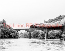 Kentucky & Tennessee Ry train crossing river Yamacraw KY 6-1963 NEW 8x10 PHOTO picture