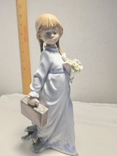 Lladro # 7604 School Days 1988 Flores a La Maestra NO BOX picture