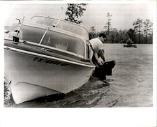LG976 1961 Original UPI Photo ROUNDING UP CATTLE FROM HURRICAN CARLA FLOODING picture