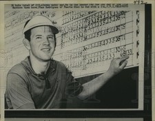 1960 Press Photo Golfer Gene Littler leads after second day at Eastern Open picture
