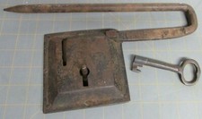 RARE ANTIQUE 1700's -1800's LARGE WROUGHT IRON PADLOCK WITH KEY WORKS GREAT  picture