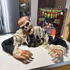 LAWN ZOMBIE Escape From The Grave Halloween Yard Decor picture