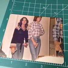 Vtg Photo 2 Pretty Women Drinking Beer Hanging Out In The 70s  picture