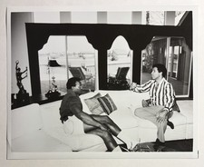 1985 Walter Payton Greg Gumbel Original Press Photo Interview after Super Bowl picture