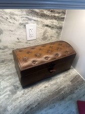 RARE VTG Wooden Rustic Dresser Box Tufted Vinyl Leather Felt Lined 16” x 9” WOW picture