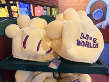 Universal Studios SpongeBob SquarePants Glove World Exclusive Plush Hat picture