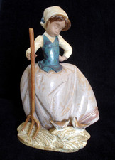 LLadro Porcelain Sharing the Harvest Gres Figurine #2179 Retired 2001 Mint 9.75” picture