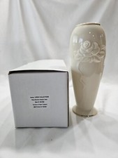 LENOX Rose Blossom Porcelain Bud Vase, Ivory with 24k Gold Trim, 7.5