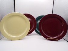 4 Vintage 1960s USA Boonton Melamine Burgundy Green Buff Dinner Plates 9.87