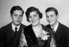Salvatini Mafalda Singerin Italy 17.10.1888 with her sons 1929 Old Photo picture