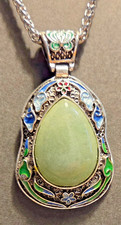 COSTUME FASHION JEWELRY-BOHEMIAN STYLE PENDANT W/ CHAIN-ADVENTURINE?? picture