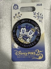 2025 HAPPY HANUKKAH PIN MICKEY MINNIE LOVE LIGHT & EIGHT NIGHTS LR picture