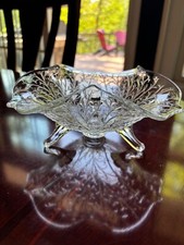 VINTAGE THREE FOOTED RAISED FLORAL FLUTED GLASS BOWL 7