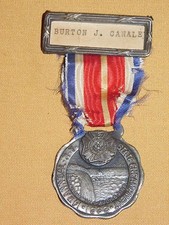 VINTAGE 1933 VFW 14TH ANNUAL NIAGARA FALLS NY STATE ENCAMPMENT  MEDAL RIBBON PIN picture