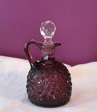 VINTAGE LG WRIGHT DAISY and BUTTON AMETHYST CRUET with STOPPER c 1960's picture