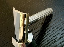 Vintage 1940’s Gillette Fat Handle Tech/Medium Twin Bars/Triangular Slots picture