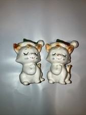 Vintage Christmas Holly Berry Kitty Cat Salt Or Pepper Shakers Closed Eyes picture