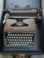 Vintage 1950s Remington Manual Typewriter Travel-Riter W/Case picture