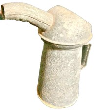Vintage Q10 61 Galvanized Metal 1 Qt OIL CAN w/Spout   picture