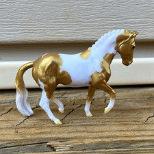 Breyer Stablemate Ultra rare Chase piece 2026 Mystery Horse Surprise series 8. picture