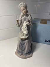 Lladro #5126 SEWING A TROUSSEAU 11 1/2
