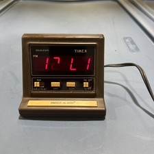 Vintage Timex Lighted (Red) Dial Electric Desk Alarm Clock 5212-5 Works Great picture
