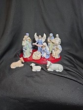 Vintage 2000 Nativity 11 Piece Porcelain Pastel with Wood Base & Box Excellent picture