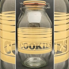 Wheaton Farmhouse Cookie Jar Metal Bail c1970s Made in USA 10.5