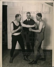 1923 Press Photo Willie Ritchie and Spike Robinson with referee W. Wadhaus picture