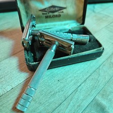 2 Gillette Razor Vintage Milford Made In U.S.A. Double Edge Blade picture