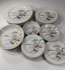 Vintage Kutani Gama Hand Painted Japanese Plates Set of 29 Japan picture