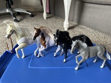 4 Vintage Horses 1988 Marchon Inc 2000 Mattel Fisher Price Farm Animal Figures picture