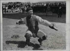 1934 Press Photo Yankees Catcher Arndt Jorgens At Training Camp picture