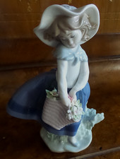 Lladro Heritage # 5222 Pretty Pickings Girl Basket Flowers Figurine 1983 picture