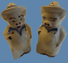 Vtg Pair Shawnee Smiley Pig as Farmer Salt and Pepper Set Anthropomorphic Farm picture