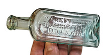 Antique Applied Top WAKEFIELD’S BLACKBERRY Bottle Cincinnati OH / Chicago IL picture