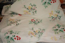 Vintage 1940s/50s heavy cotton tablecloth, Wilendur, floral & red berry, 62 x 54 picture