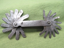 Antique L.S. Starrett No.40 Thread Pitch Gauge - 1885 Patent Date - 9 to 40 TPI picture