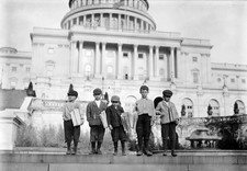 Group of newsies selling on capitol steps April 1912 Historic Old Photo picture